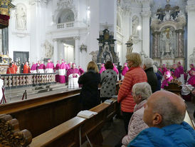 Abschlussvesper der Bischofskonferenz mit Spendung des Bonifatiussegens (Foto: Karl-Franz Thiede)